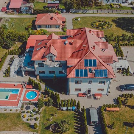 Hotel Nad Morzem- Art-Pension Świerzno Exteriör bild