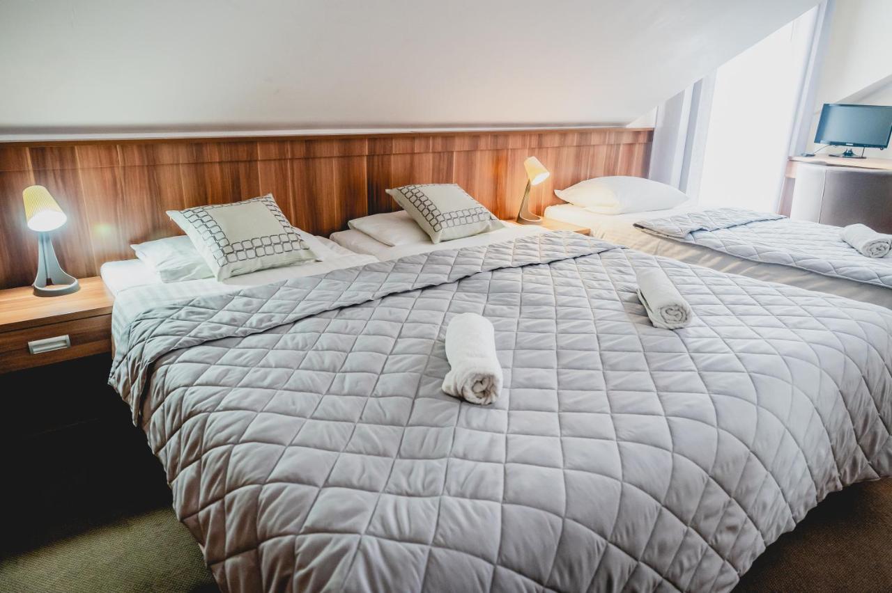 Hotel Nad Morzem- Art-Pension Świerzno Exteriör bild