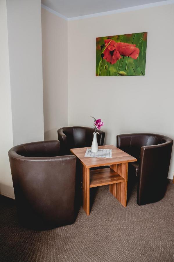Hotel Nad Morzem- Art-Pension Świerzno Exteriör bild