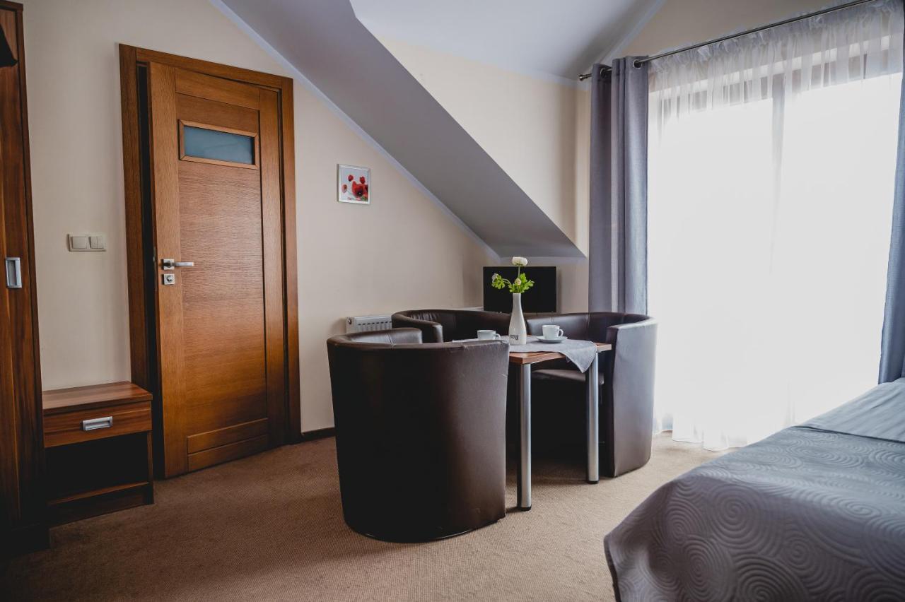 Hotel Nad Morzem- Art-Pension Świerzno Exteriör bild