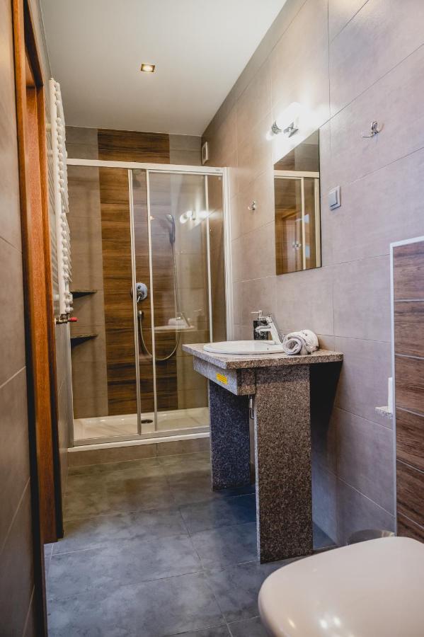 Hotel Nad Morzem- Art-Pension Świerzno Exteriör bild