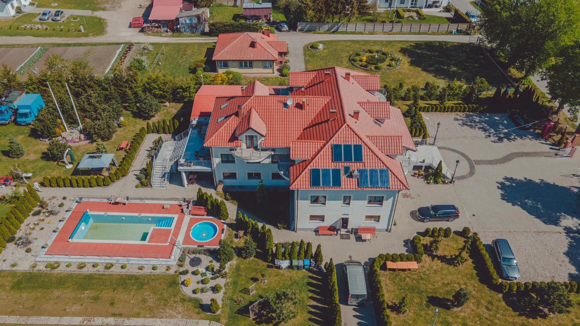 Hotel Nad Morzem- Art-Pension Świerzno Exteriör bild