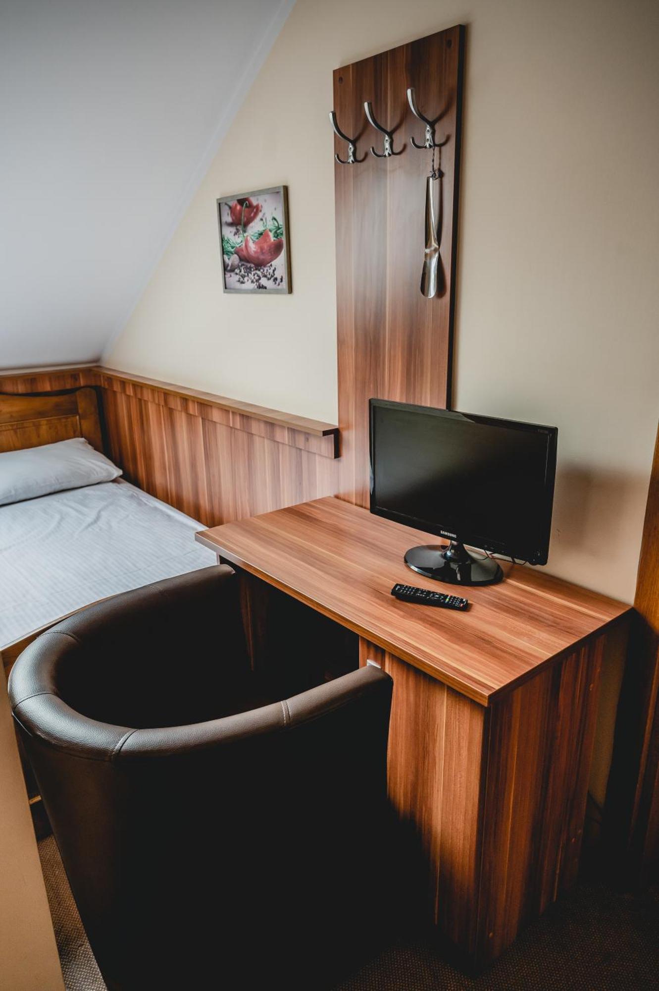 Hotel Nad Morzem- Art-Pension Świerzno Exteriör bild